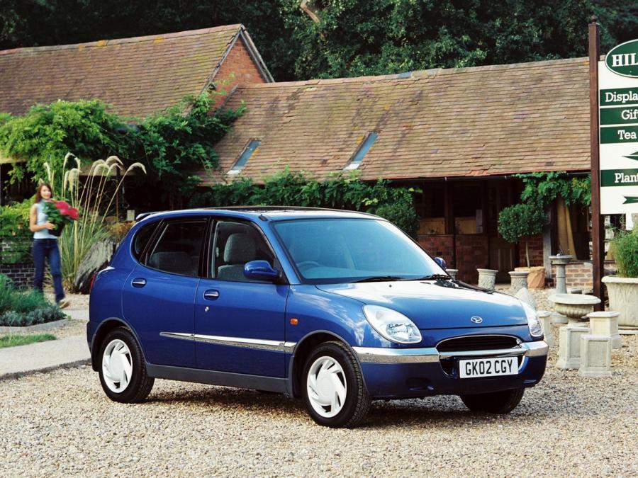  Daihatsu Sirion 1998 года  (UK) (фото 4 из 4)